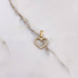 Dije Silueta Corazon 1.4gr / 1.8cm / Doble Faz Circones Verdes Blancos Oro Amarillo $