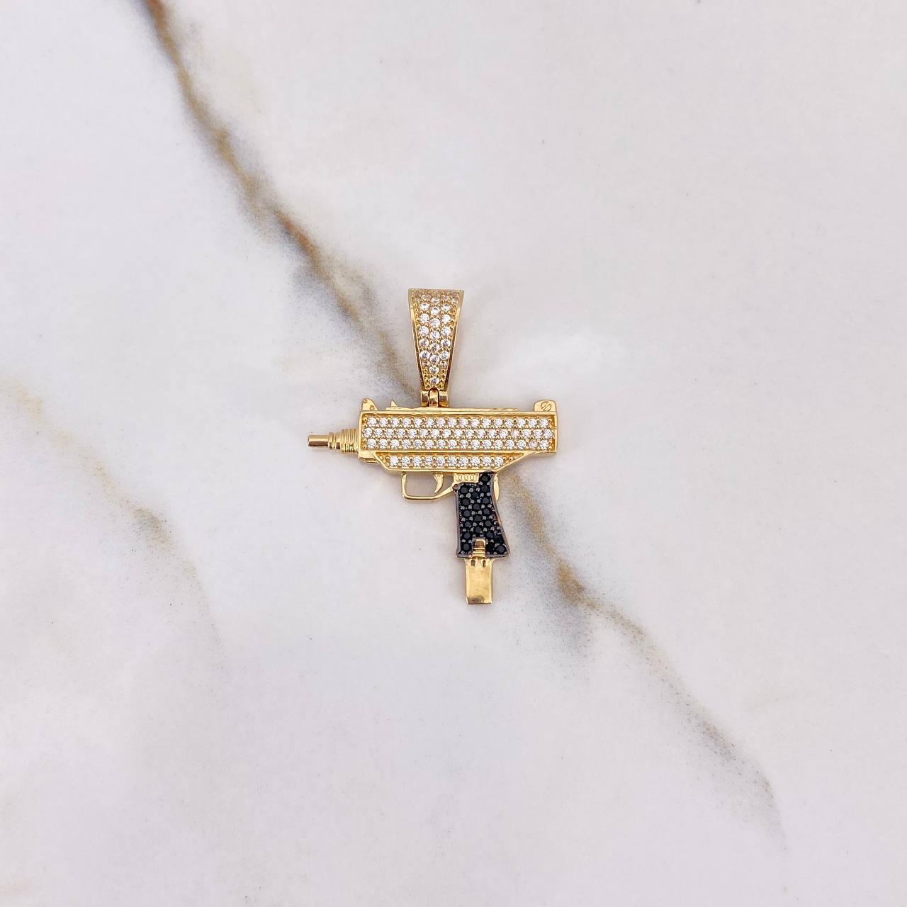 Dije Arma 3.75gr / 3cm / Circones Negros Blancos Oro Amarillo $
