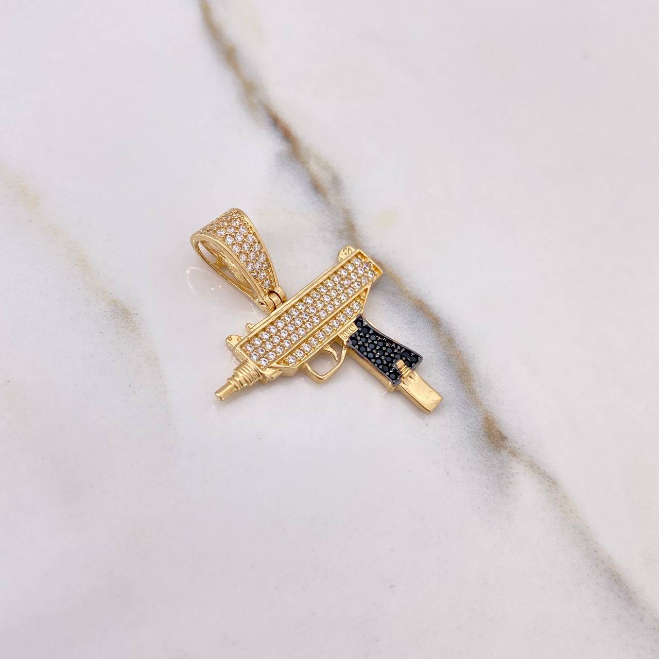 Dije Arma 3.75gr / 3cm / Circones Negros Blancos Oro Amarillo $