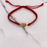 Pulsera Roja Herraje Letra B 0.55gr / 1.5cm / Troquelado Oro Amarillo $