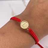 Pulsera Roja Herraje Letra L 0.55gr / 1.5cm / Troquelado Oro Amarillo $