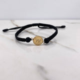 Pulsera Negra Herraje Letra W 0.55gr / 1.5cm / 5mm Troquelado Bolas Neoprenos Negras Oro Amarillo $