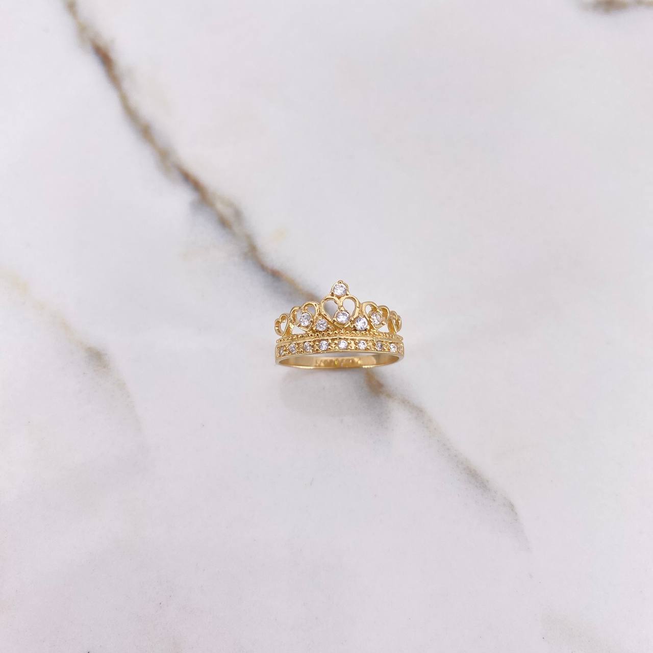 Anillo Corona Corazones 2.5gr / T6 3/4 / Circones Blancos Oro Amarillo $