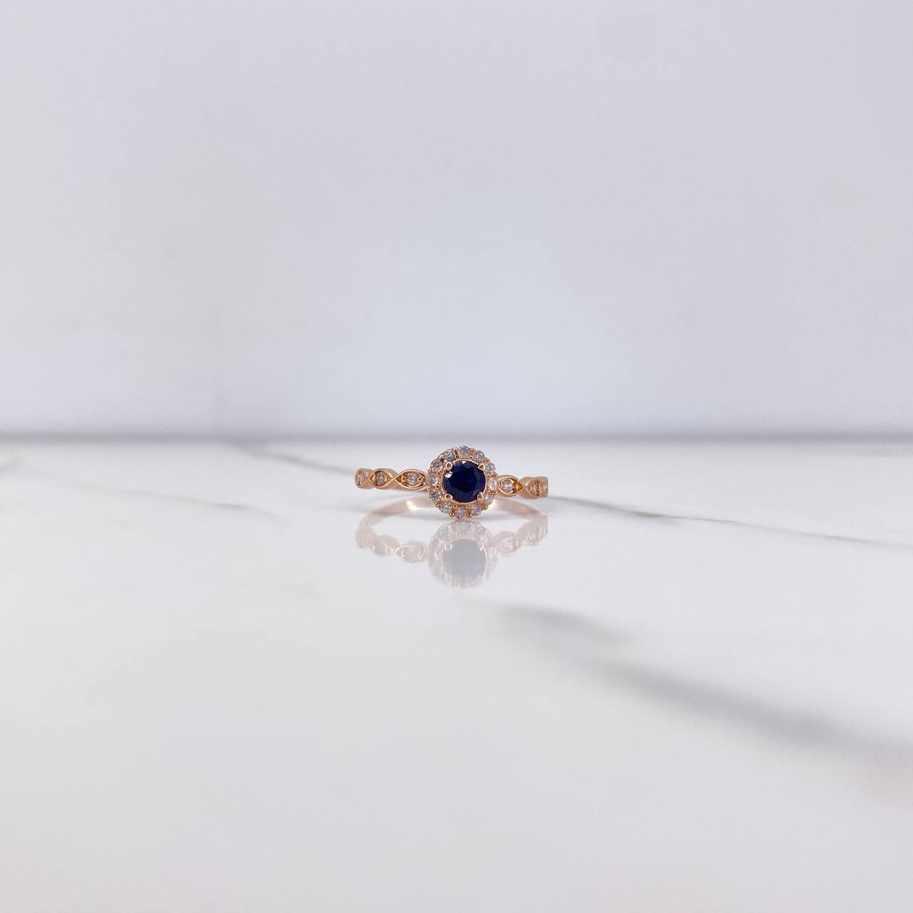 Anillo Solitario Halo 1.85gr / T7 1/2 / Circones Azul Blancos Oro Rosa $