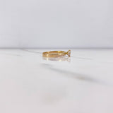 Anillo Solitario Churumbela 2.4gr / T9 1/2 / Circones Blancos Oro Amarillo $