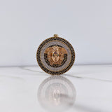 Dije Medusa 10.3gr / 4.5cm / Circones Negros Blancos Tres Oros $