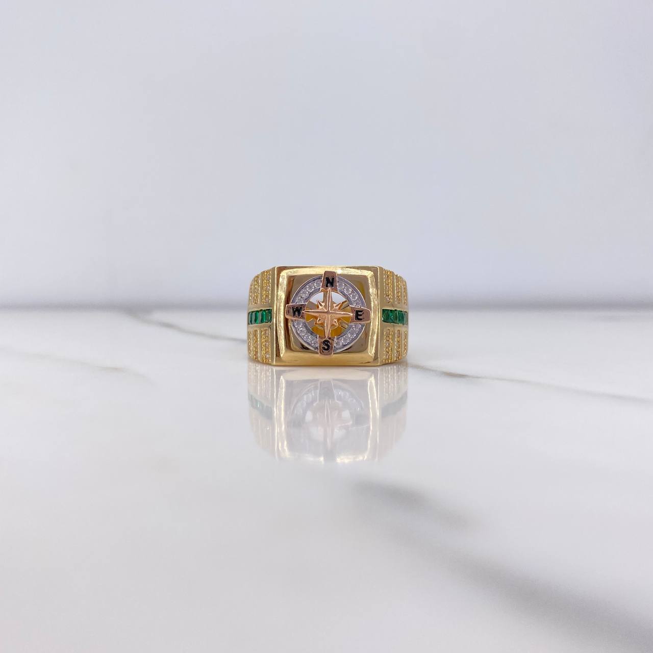 Anillo Brujula 9.05gr / T11 / Circones Verdes Blancos Tres Oros $