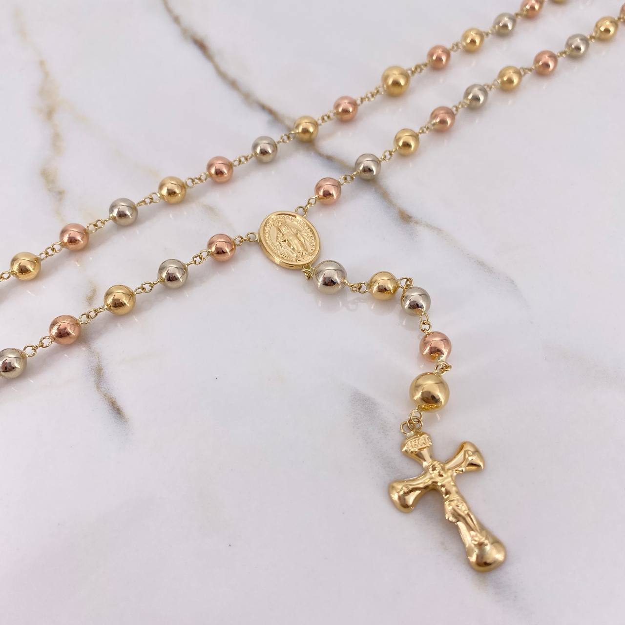 Rosario Virgen Milagrosa 16.15gr / 65cm / 6mm-7mm Bolas Lisas Tres Oros $