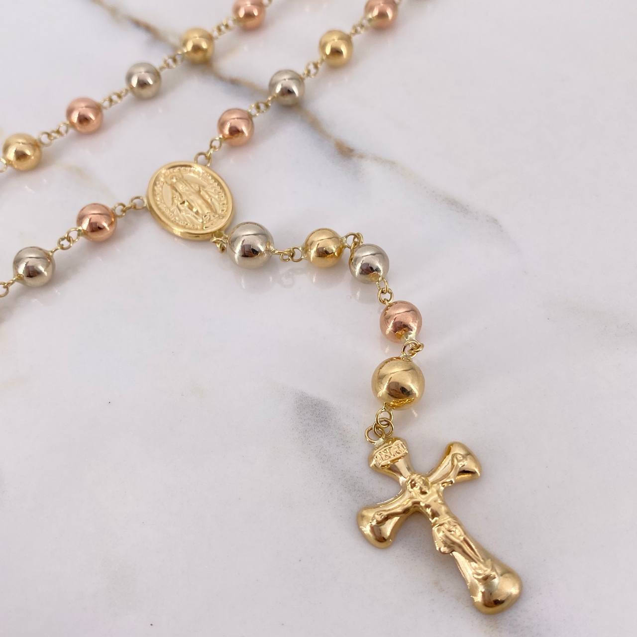 Rosario Virgen Milagrosa 16.15gr / 65cm / 6mm-7mm Bolas Lisas Tres Oros $