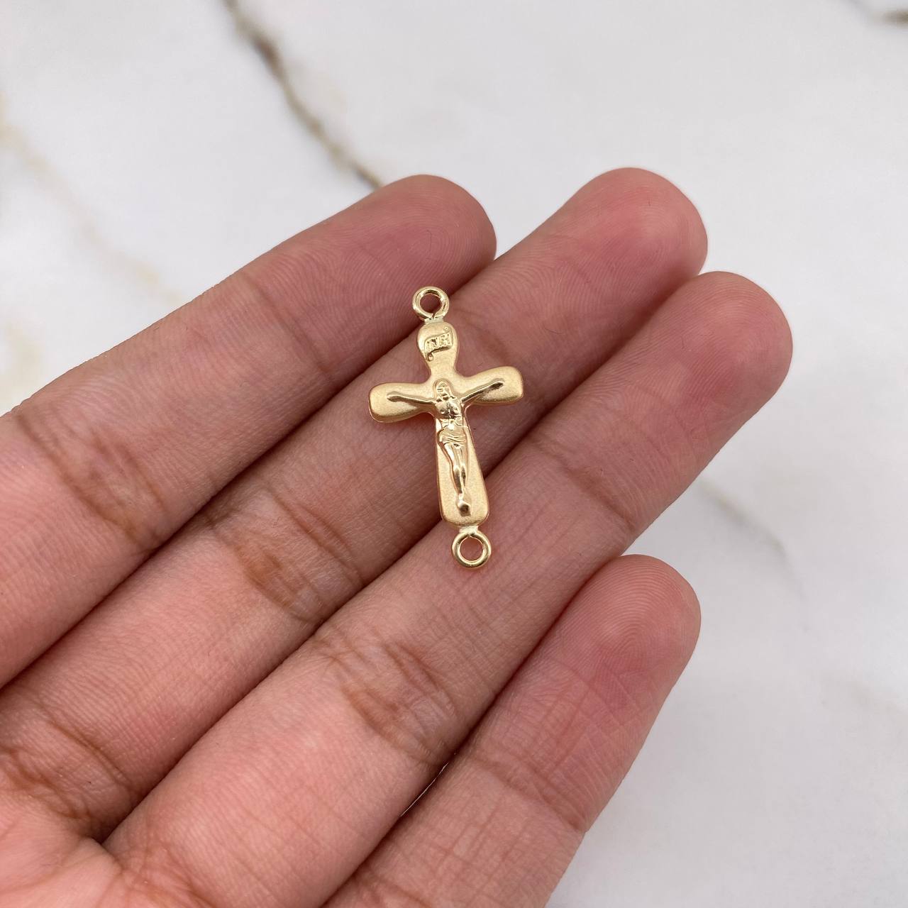 Herraje Cruz Cristo 0.6gr / 2.3cm / Matizada Oro Amarillo $