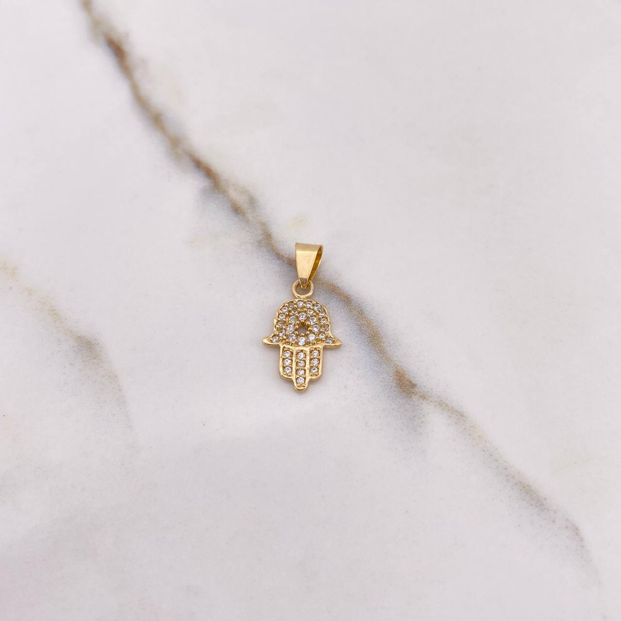 Dije Mano Hamsa 1.15gr / 2.1cm / Circones Blancos Oro Amarillo &