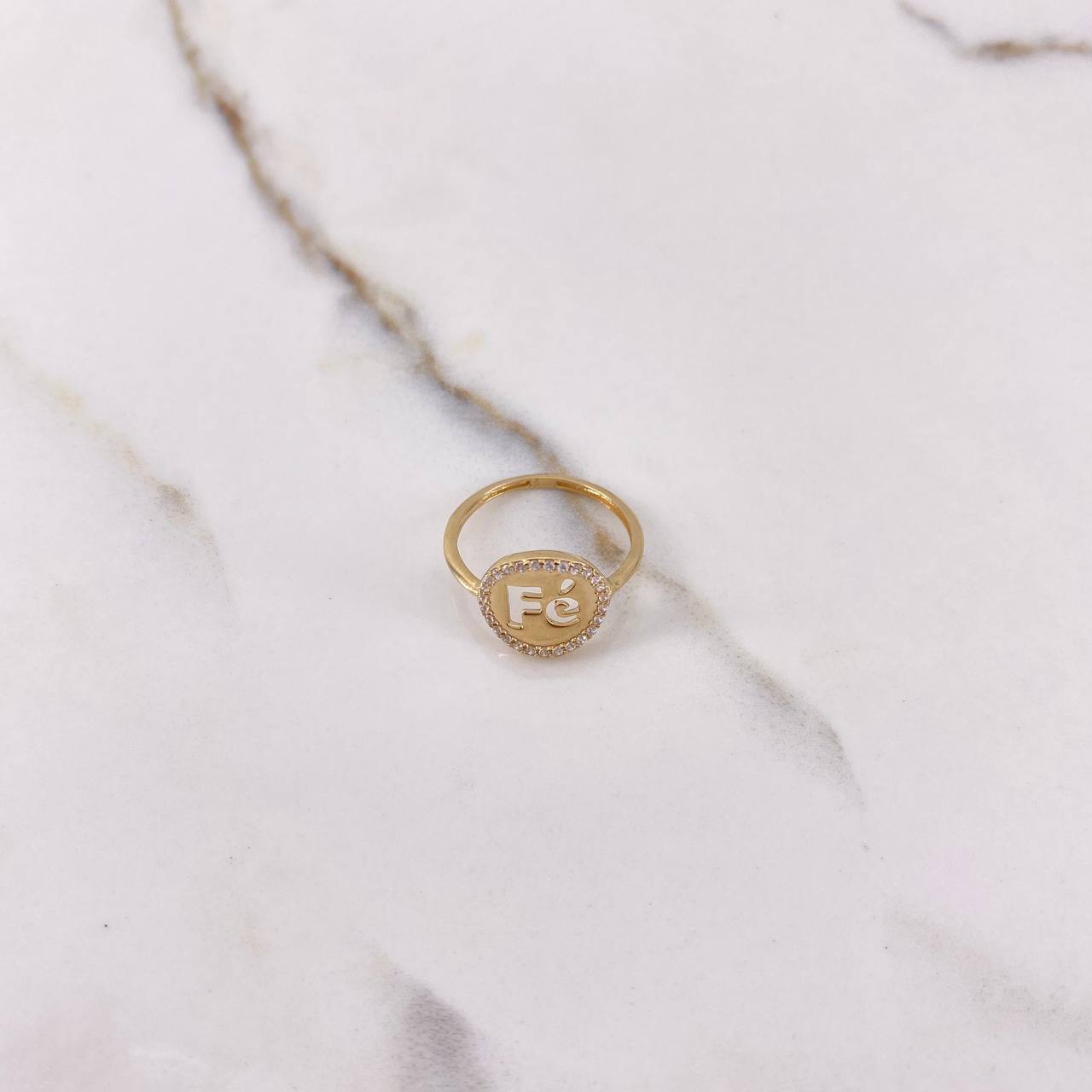 Anillo Circulo Fe 1.75gr / T5 1/2 / Circones Blancos Oro Amarillo &