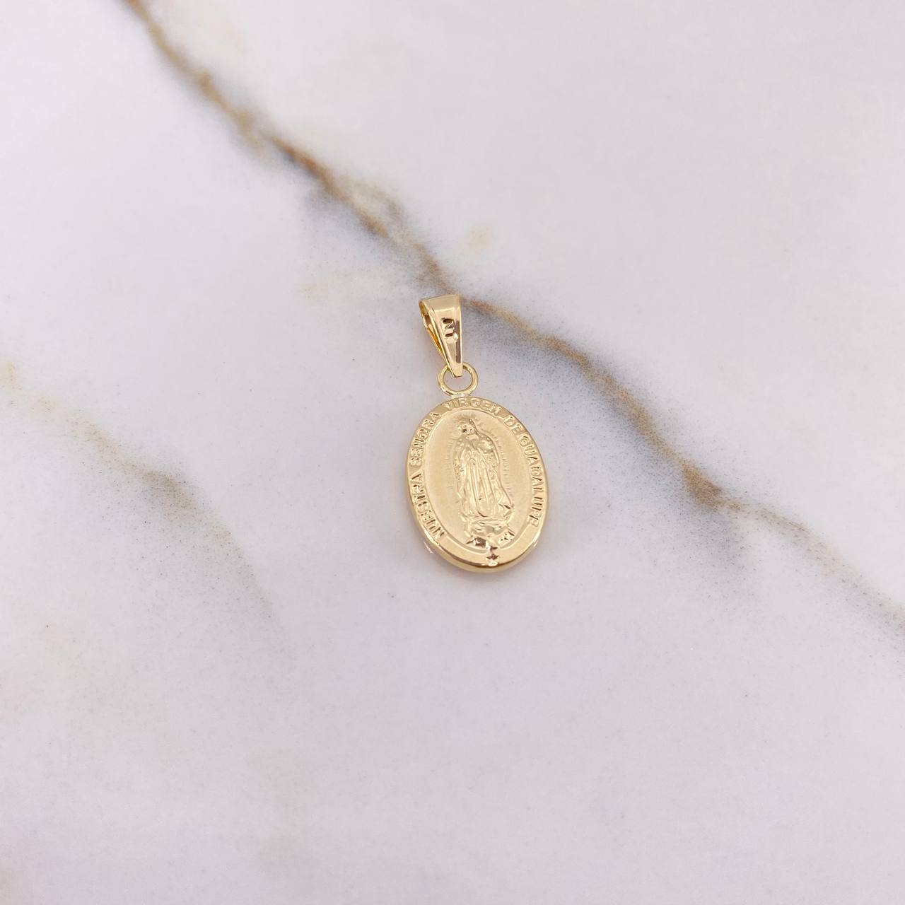 Dije Virgen Guadalupe 0.85gr / 2.3cm / Troquelado Oro Amarillo &