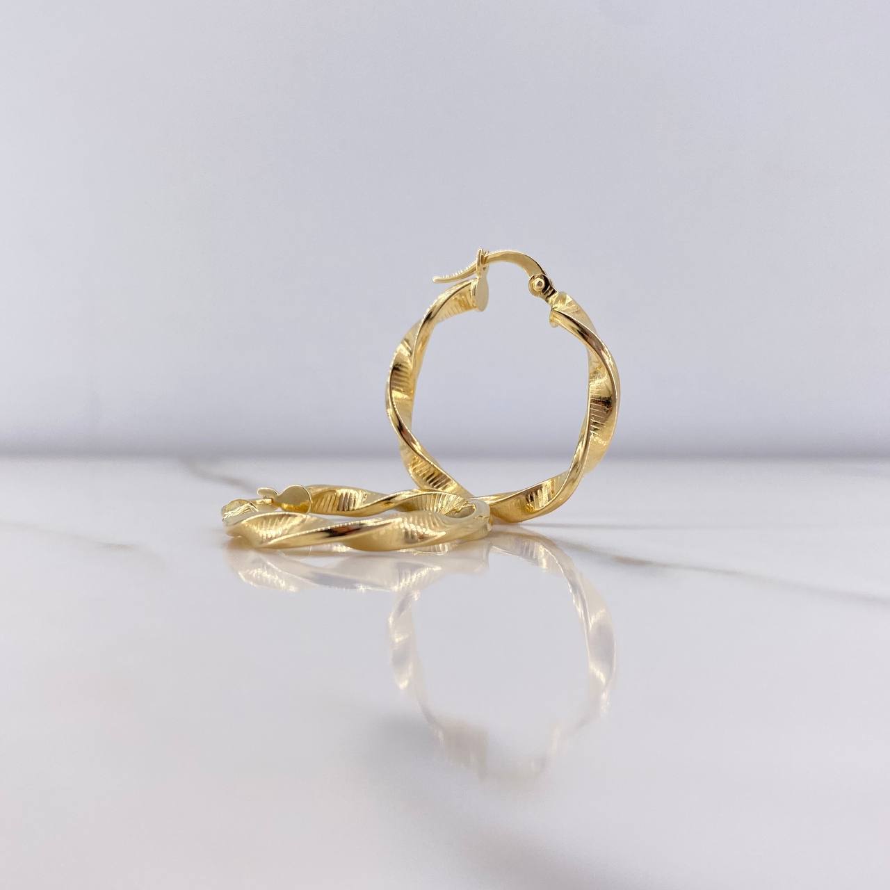 Candongas Hera 2.55gr / 2.7cm / Rayadas Oro Amarillo &