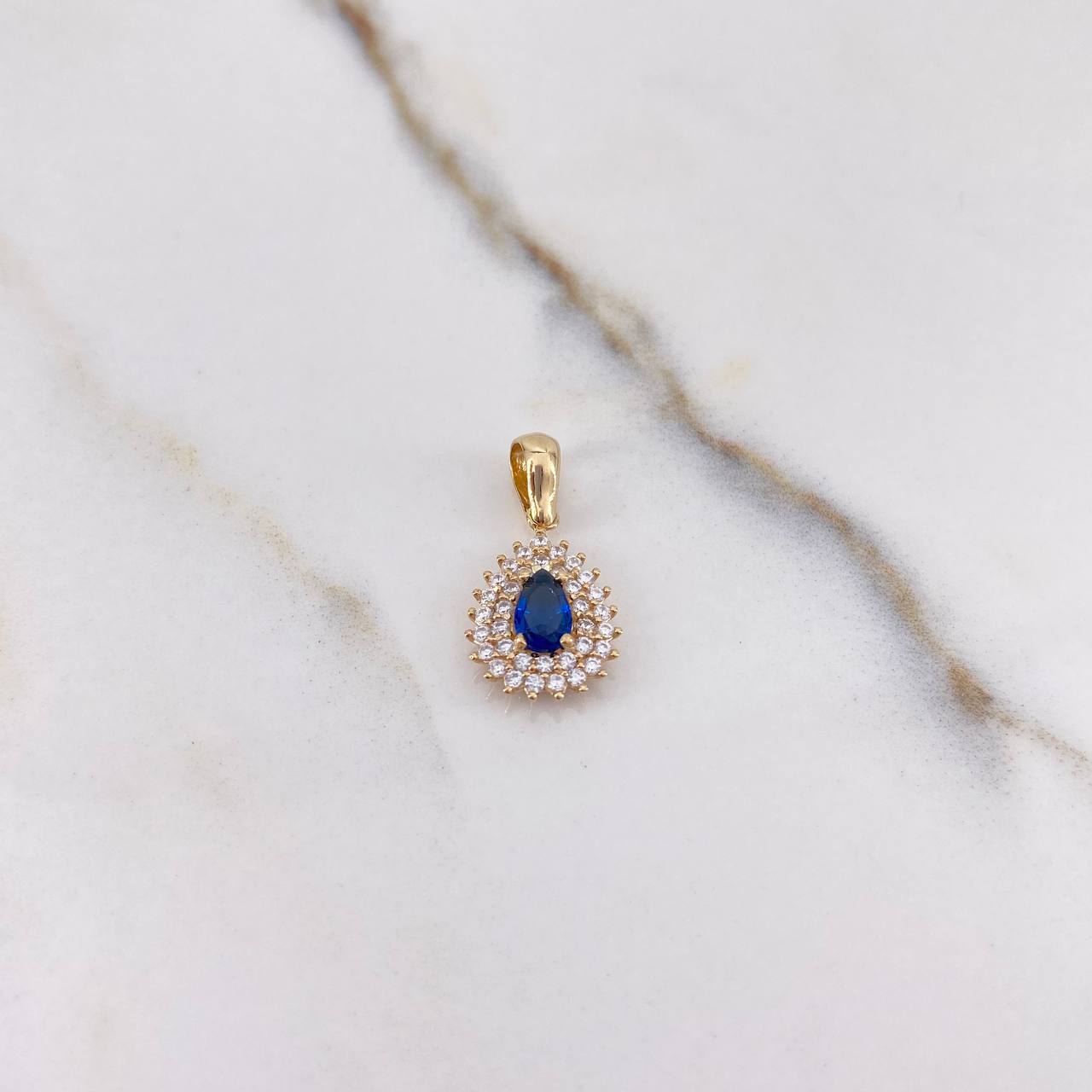 Dije Gota 1.75gr / 1.9cm / Circones Azul Blancos Oro Amarillo $