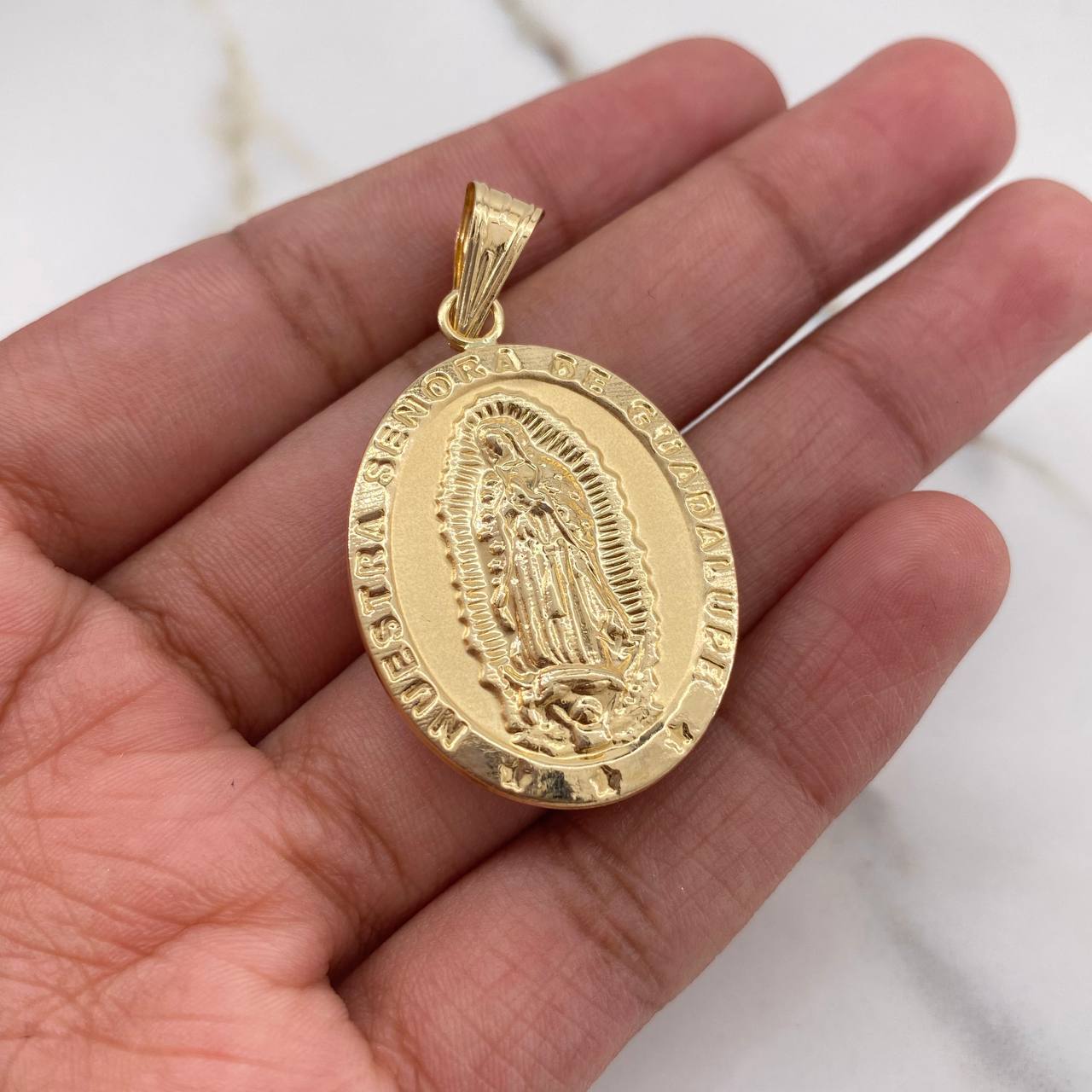 Dije Virgen Guadalupe 3.95gr / 4.3cm / Troquelado Oro Amarillo $