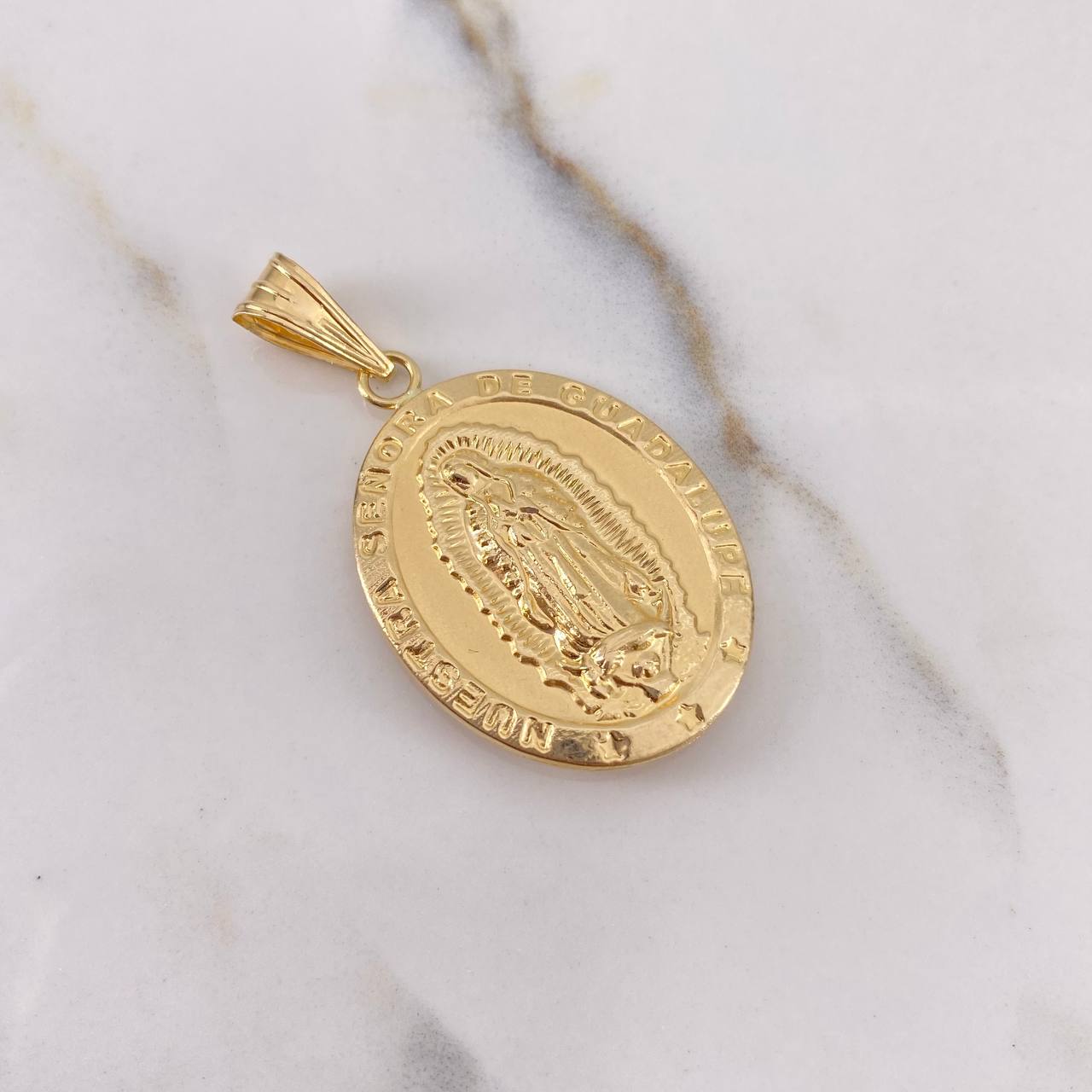 Dije Virgen Guadalupe 3.95gr / 4.3cm / Troquelado Oro Amarillo $