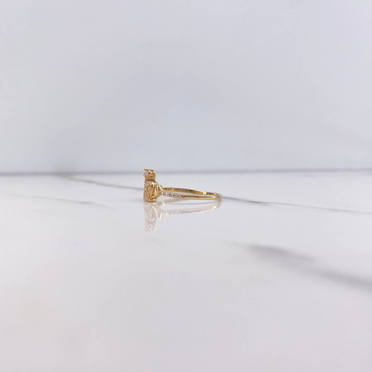 Anillo Corona 1.5gr / T7 1/2 / Circones Blancos Oro Amarillo $