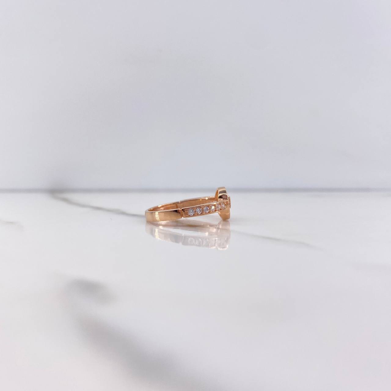 Anillo Rustico 2.9gr / T6 1/2 / Circones Blancos Oro Rosa $