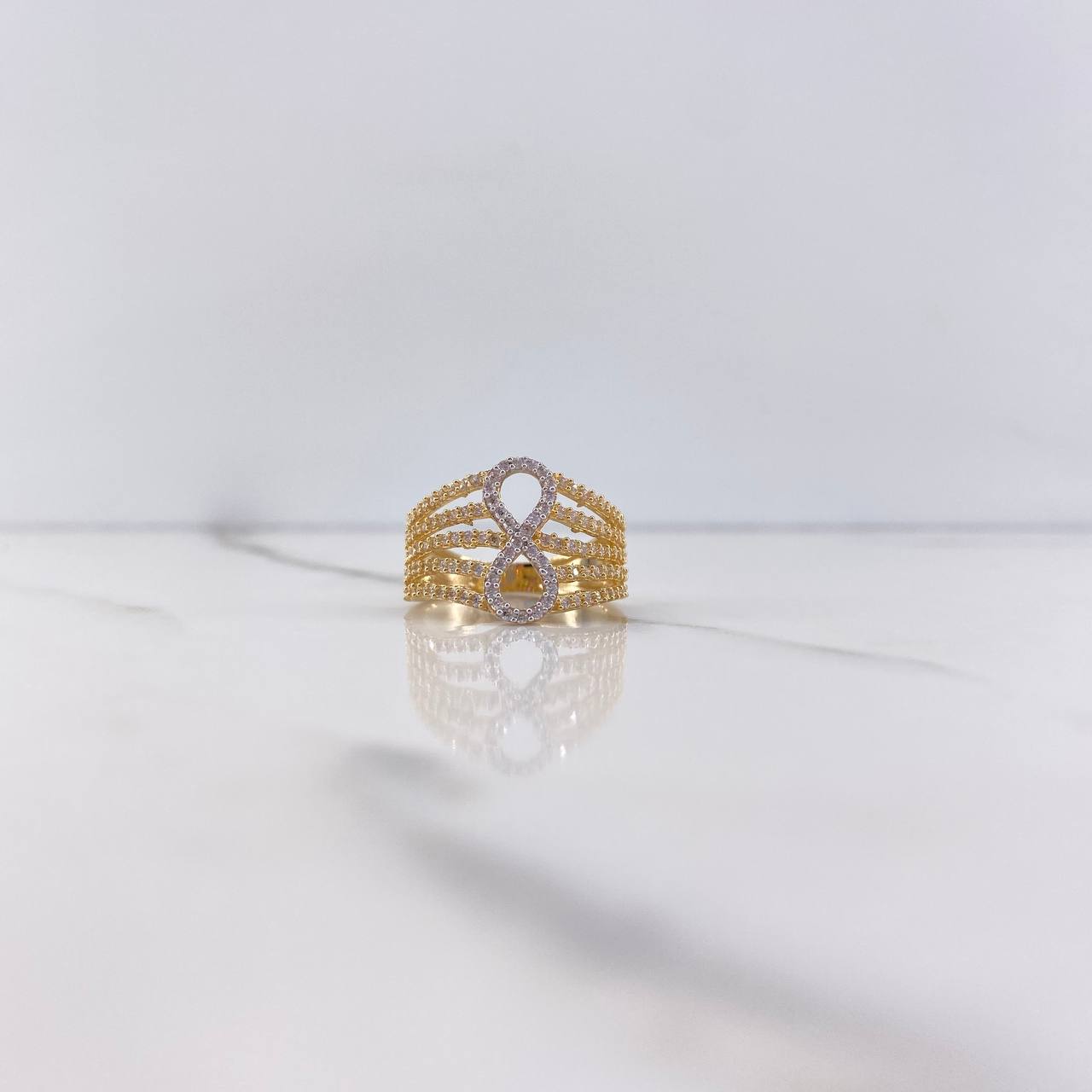 Anillo Infinito 4.1gr / T6 / Circones Blancos Dos Oros Amarillo Blanco $