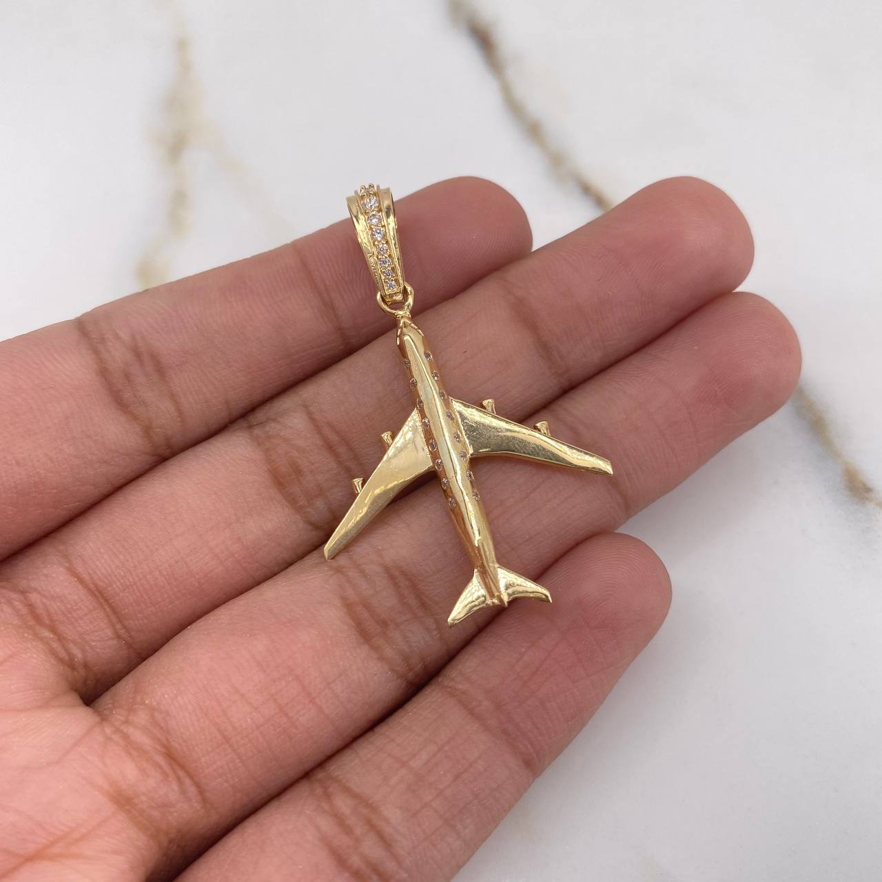 Dije Avion 2.85gr / 4cm / Circones Blancos Oro Amarillo $