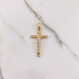 Dije Cruz Cristo 4.45gr / 3.7cm / Circones Blancos Dos Oros Amarillo Blanco $