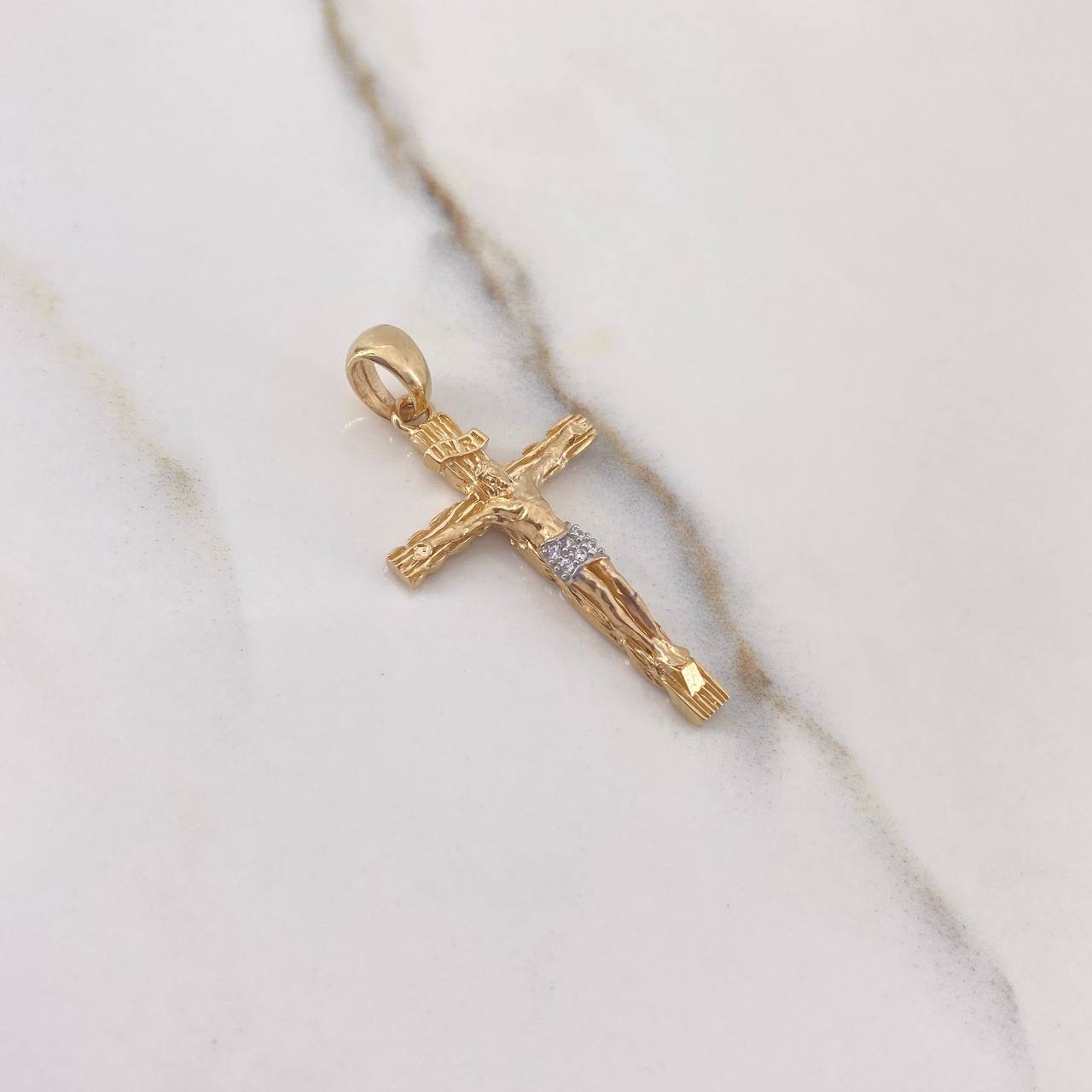 Dije Cruz Cristo 4.45gr / 3.7cm / Circones Blancos Dos Oros Amarillo Blanco $