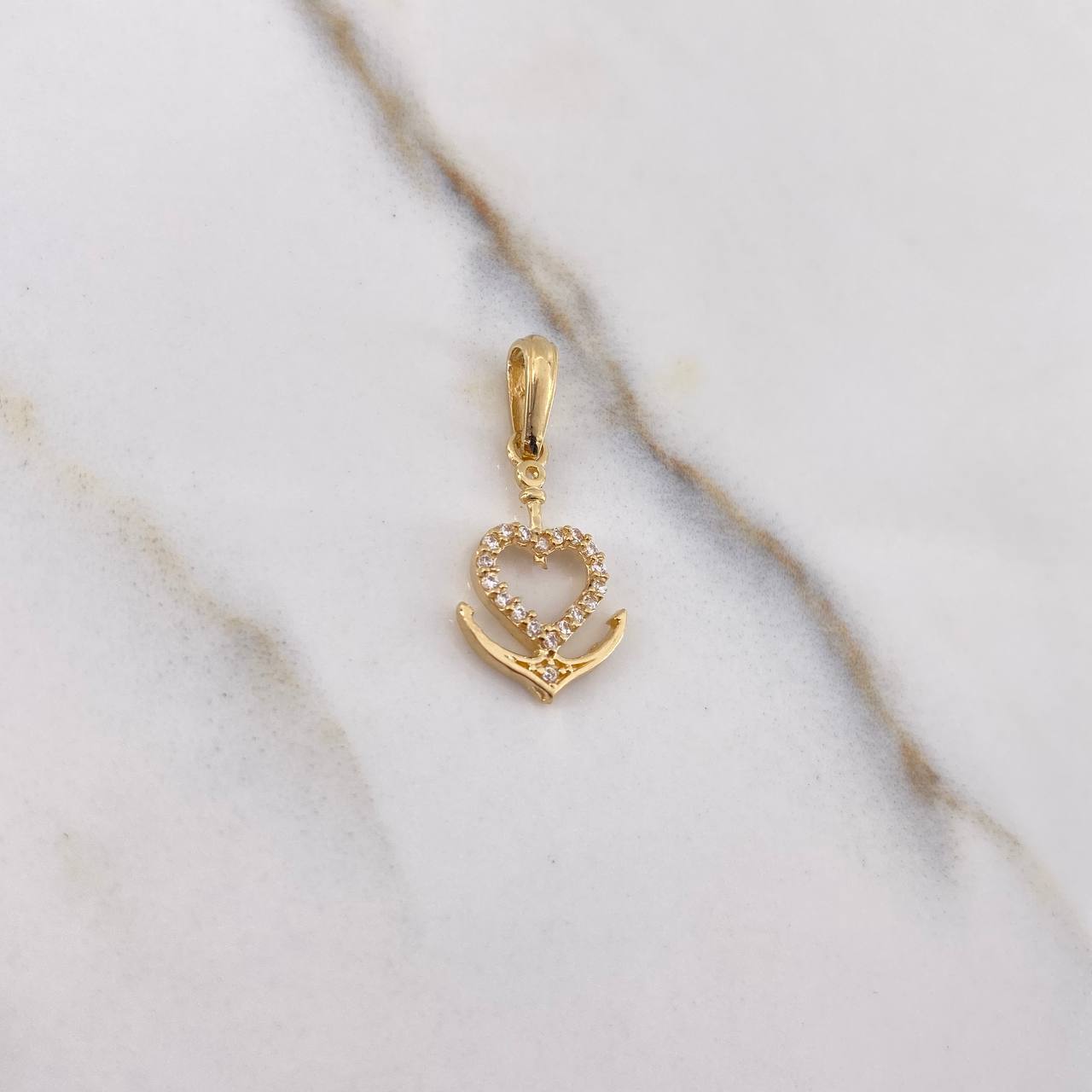 Dije Silueta Corazon Ancla 1gr / 2.4cm / Circones Blancos Oro Amarillo $