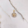 Dije Tres Gracias 2.3gr / 2.4cm / Circones Blancos Oro Amarillo $