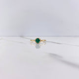 Anillo Solitario 2.1gr / T7 3/4 / Circones Verde Blancos Oro Amarillo $