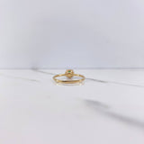 Anillo Solitario 2.1gr / T7 3/4 / Circones Verde Blancos Oro Amarillo $