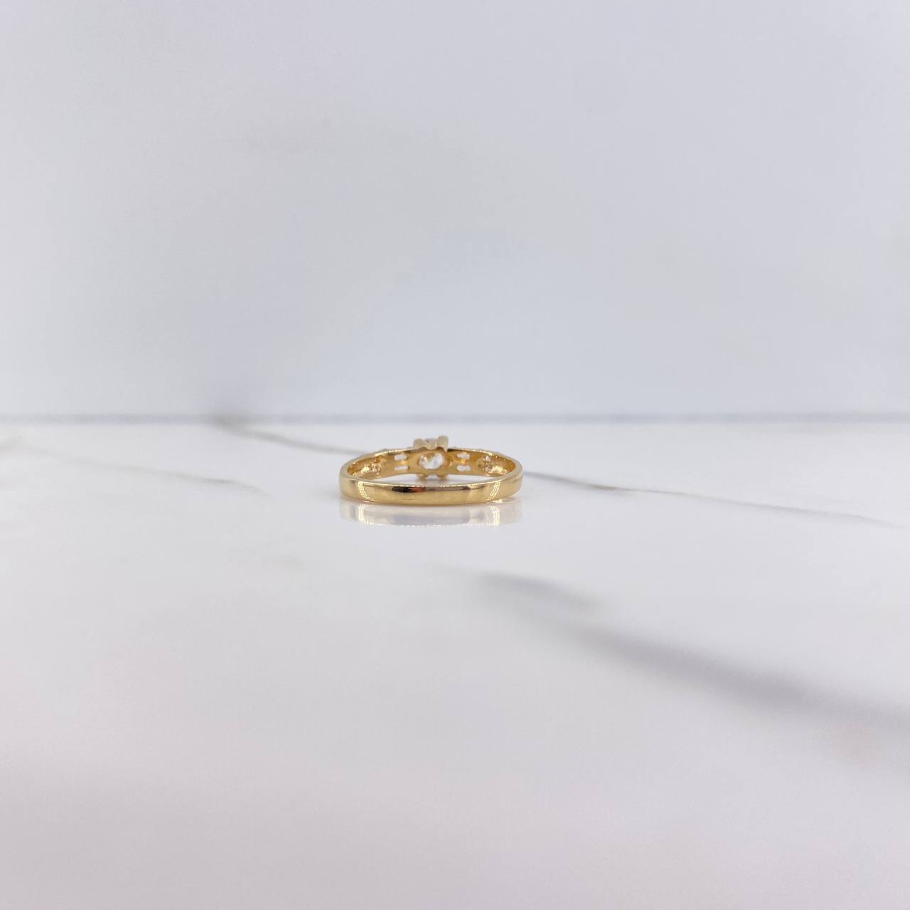 Anillo Solitario Cajon 2.1gr / T7 / Circones Blancos Oro Amarillo $