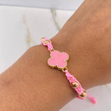 Pulsera Rosada Trebol 3.75gr / 5mm Resina Rosada Bolas Lisas Oro Amarillo Nac.Esp. $