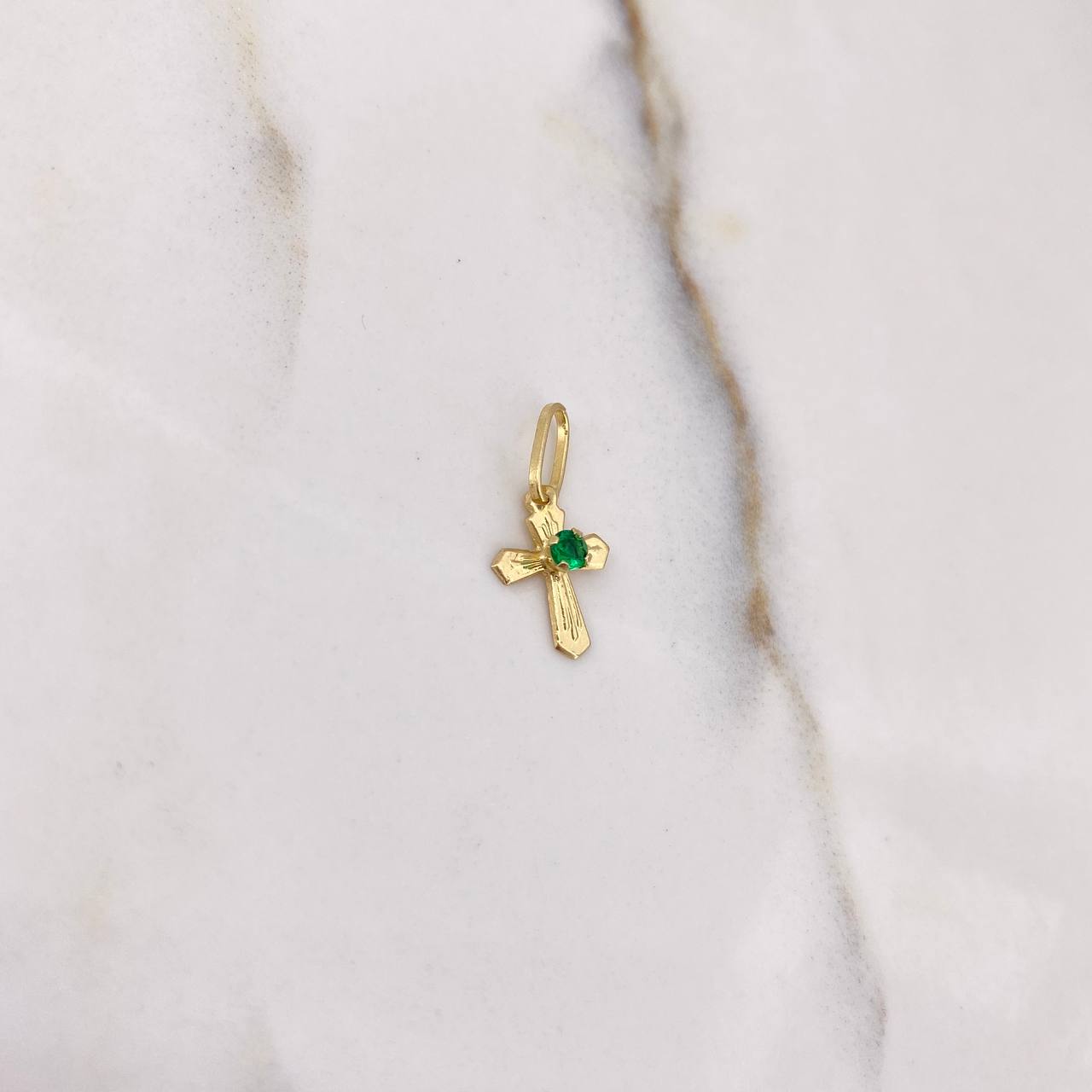 Dije Cruz Bizantina 0.2gr / 1.6cm / Circon Verde Oro Amarillo $