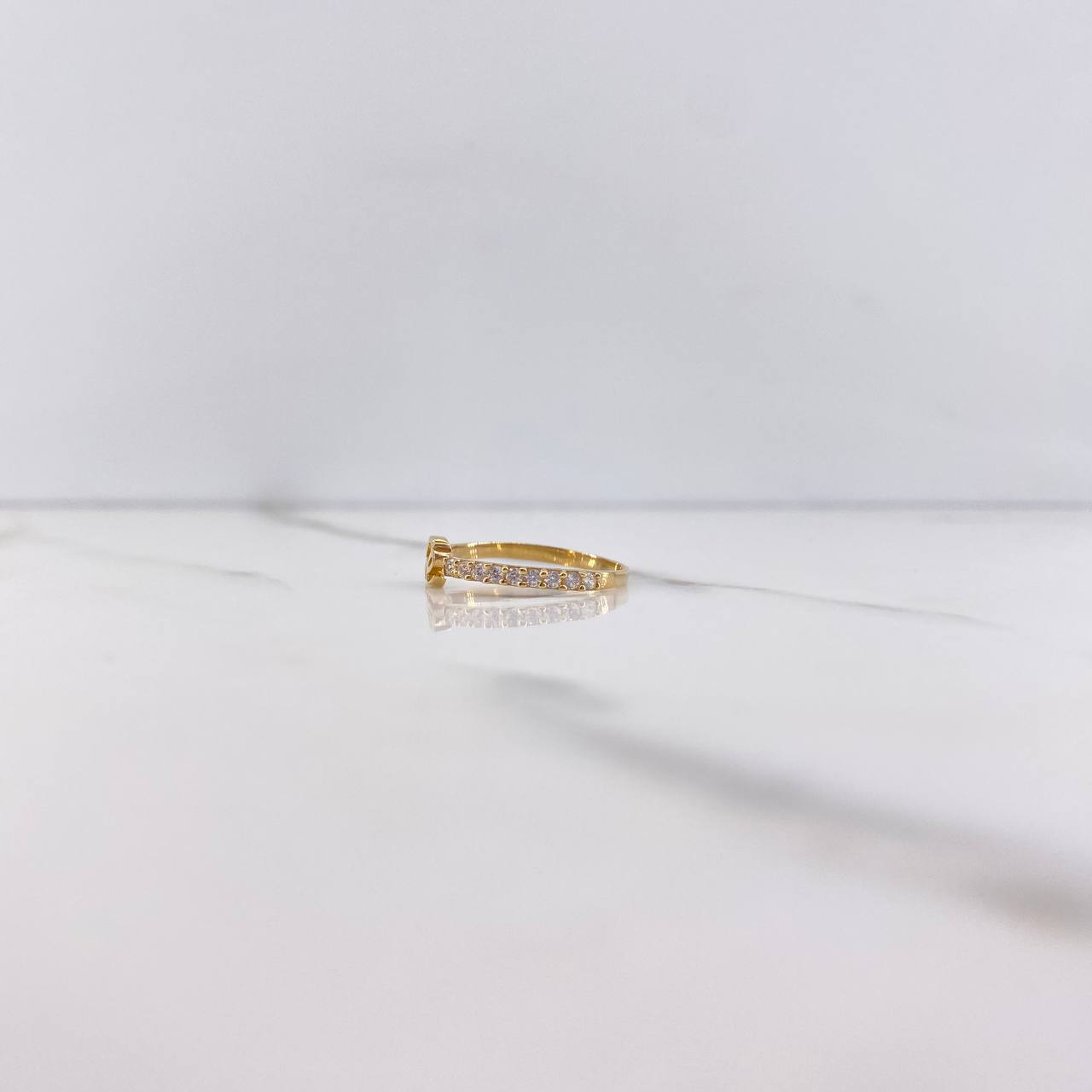 Anillo Fe 1.1gr / T6 / Circones Blancos Oro Amarillo &
