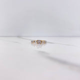 Anillo Solitario Cajon 2.1gr / T5 3/4 / Circones Blancos Dos Oros Amarillo Blanco &