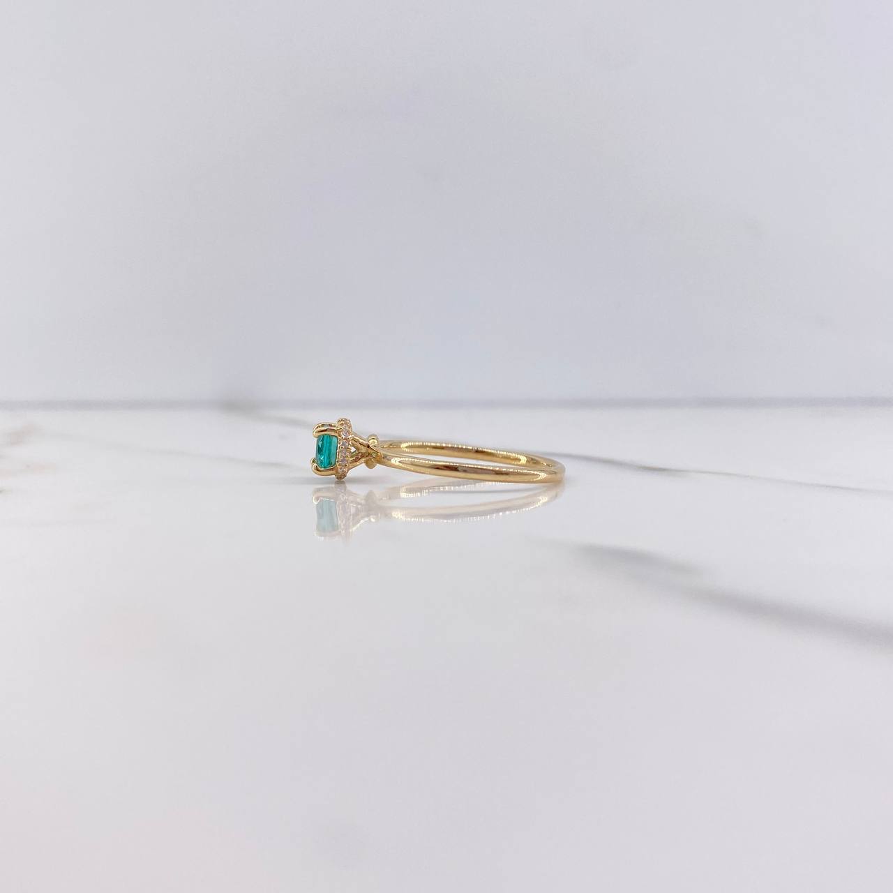 Anillo Solitario 2.05gr / T7 1/2 / Circones Azul Blancos Oro Amarillo &