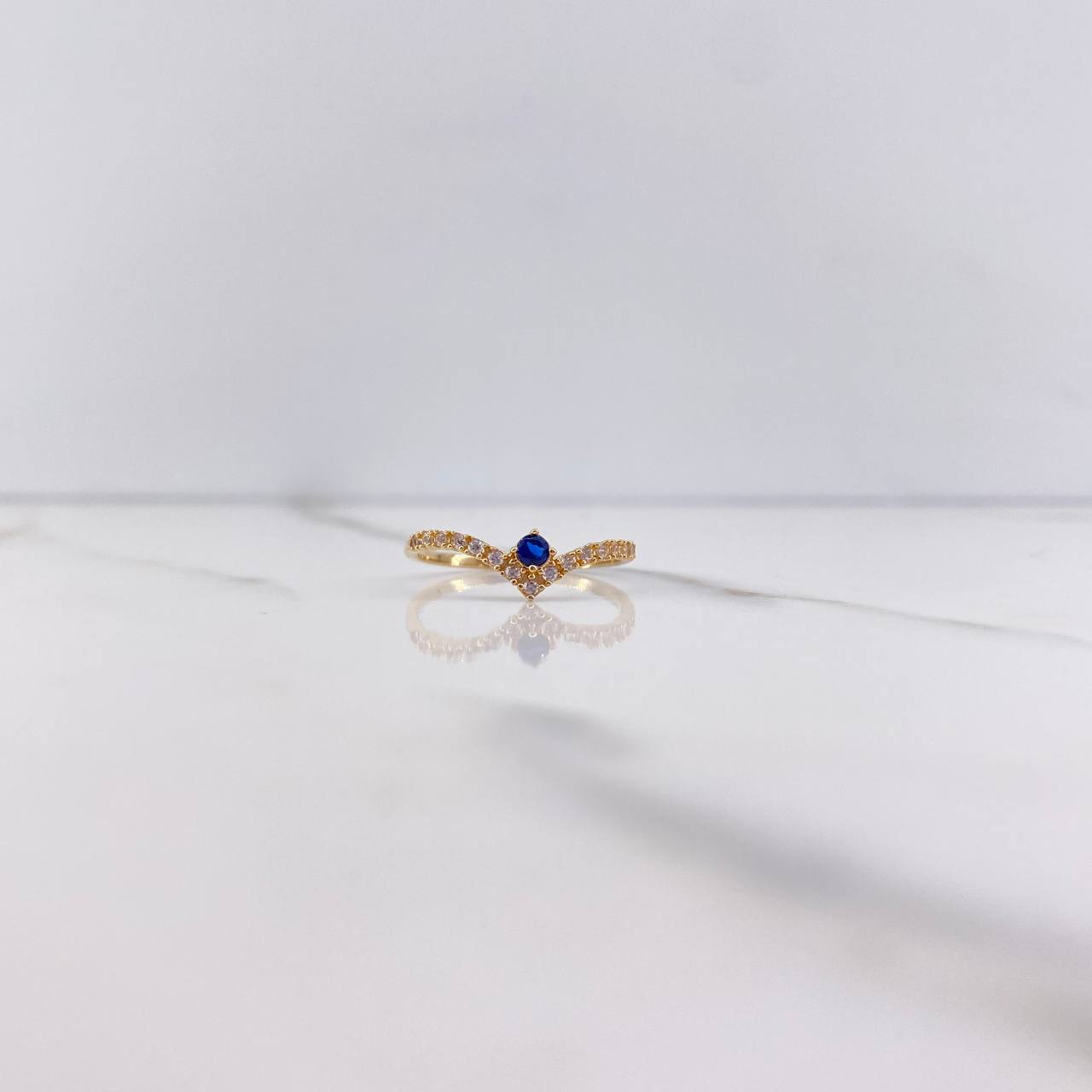 Anillo Tiara En V 1.3gr / T7 1/4 / Circones Azul Blancos Oro Amarillo &