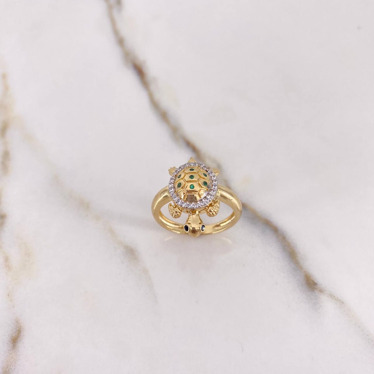Anillo Tortuga 4.15gr / T6 3/4 / Circones Verdes Negros Blancos Dos Oros Amarillo Blanco &