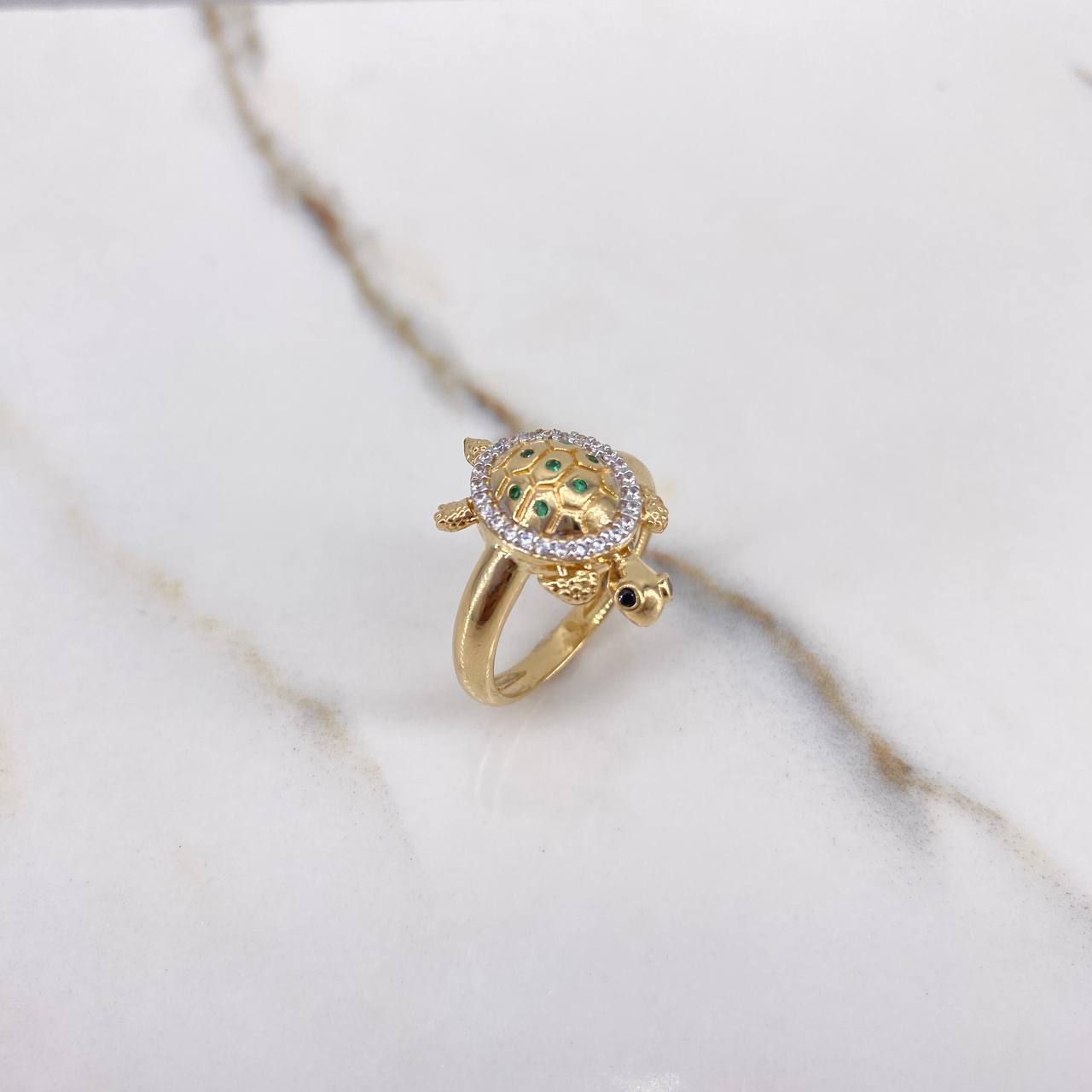 Anillo Tortuga 4.15gr / T6 3/4 / Circones Verdes Negros Blancos Dos Oros Amarillo Blanco &