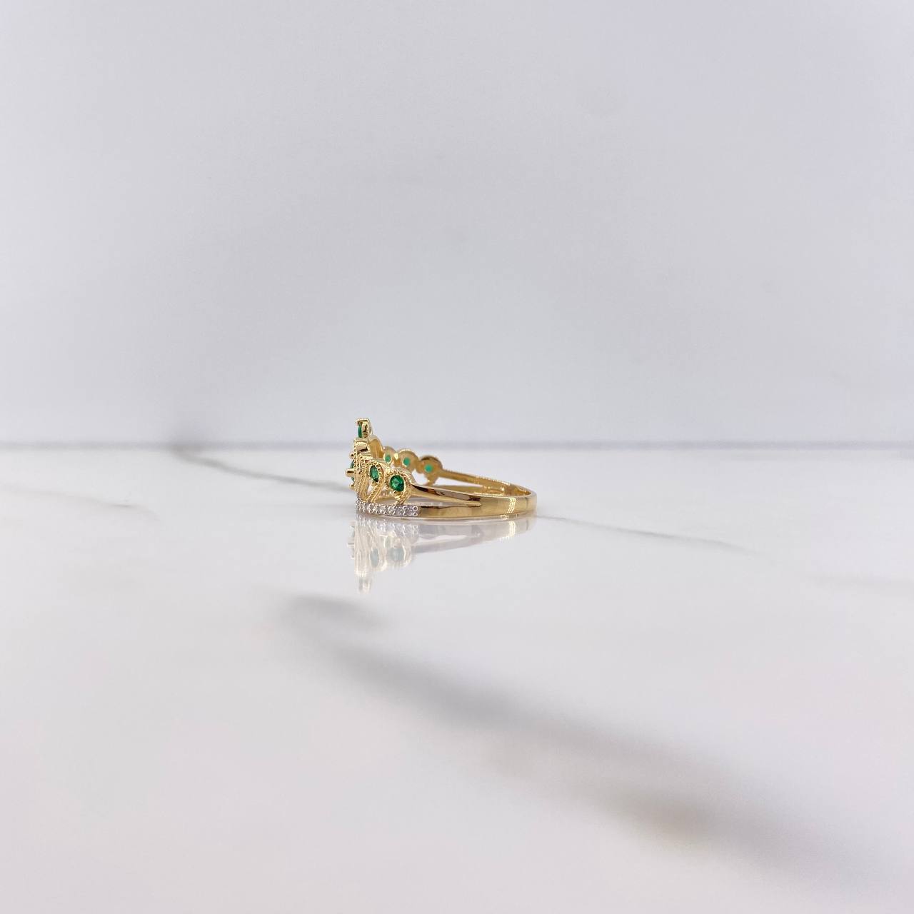 Anillo Corona Corazon 2.3gr / T8 1/2 / Circones Verdes Blancos Dos Oros Amarillo Blanco $