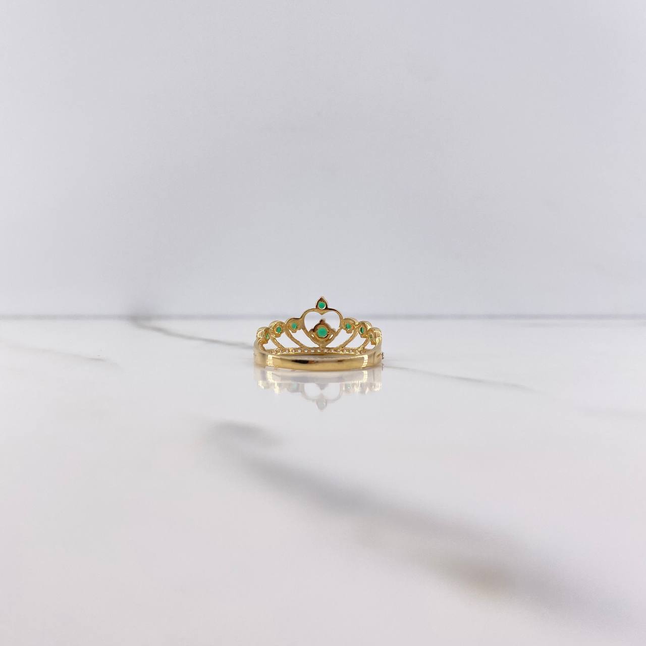 Anillo Corona Corazon 2.3gr / T8 1/2 / Circones Verdes Blancos Dos Oros Amarillo Blanco $