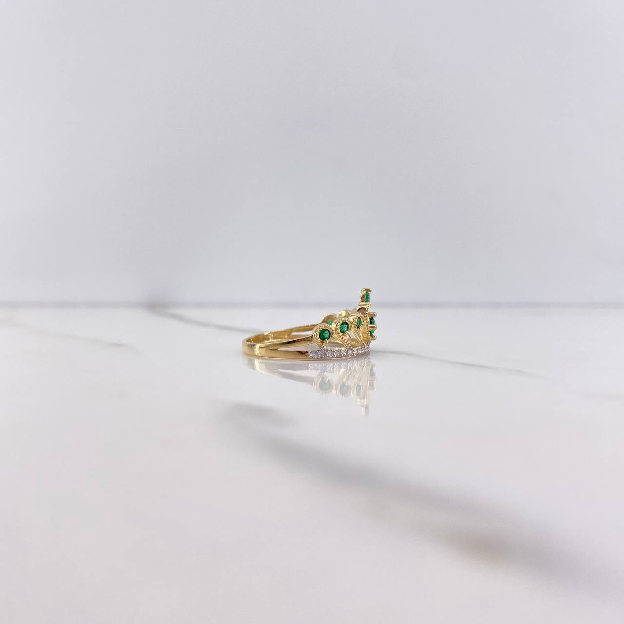 Anillo Corona Corazon 2.3gr / T8 1/2 / Circones Verdes Blancos Dos Oros Amarillo Blanco $