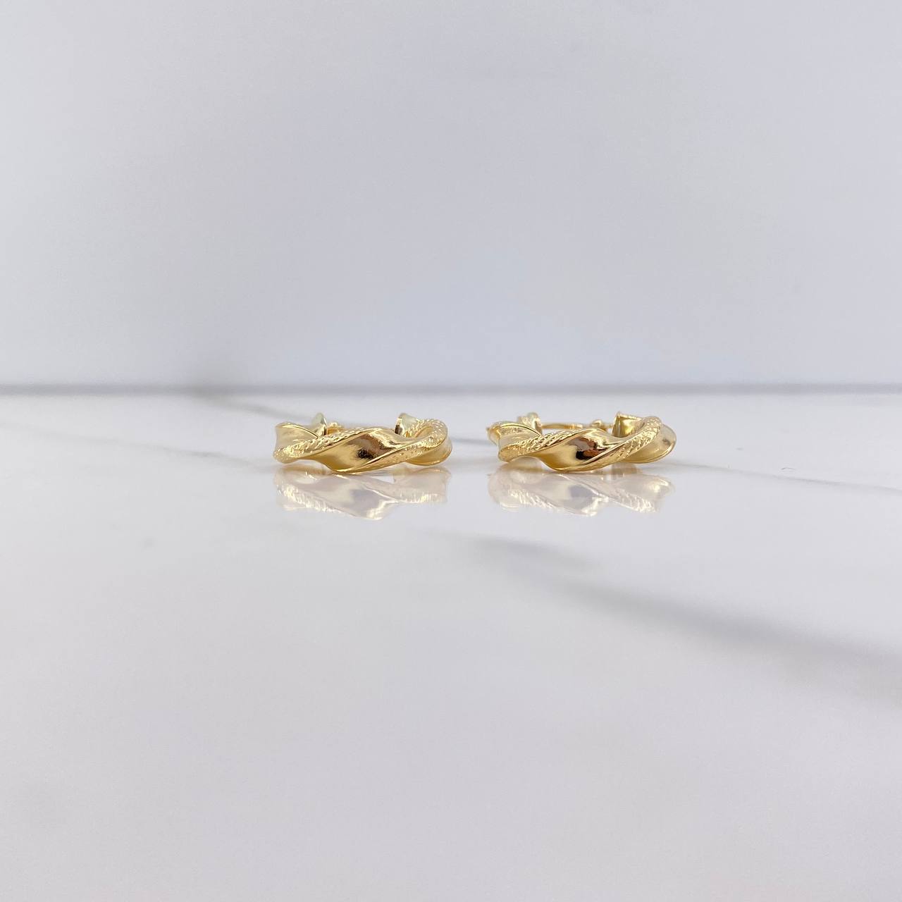 Candongas Asby 2.5gr / 2cm / Melcocha Punteadas Oro Amarillo $