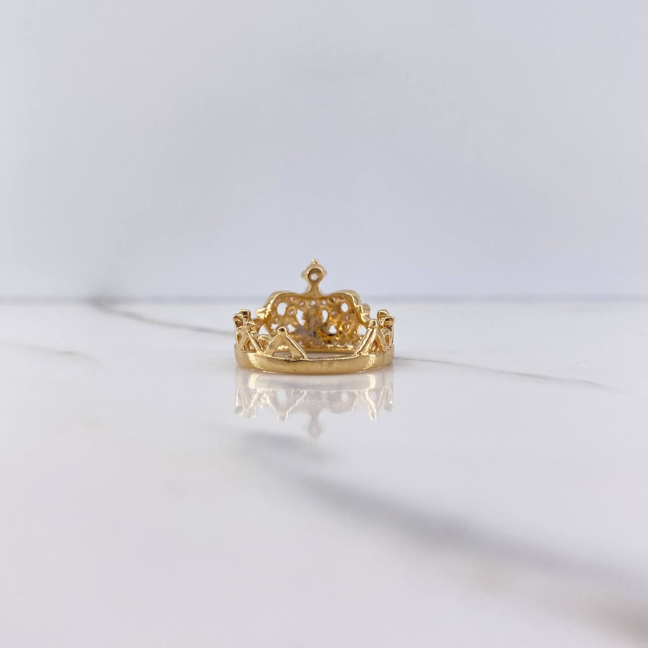 Anillo Corona Reina 15s 4.15gr / T6 1/2 / Circones Blancos Oro Amarillo $