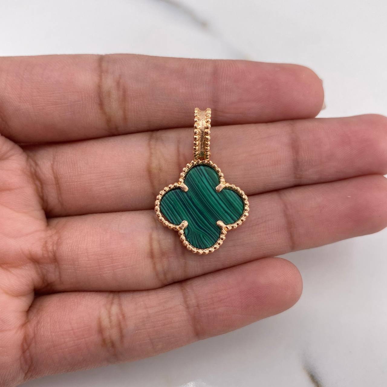 Dije Trebol 3.15gr / 2.6cm / Malaquita Verde Oro Rosa Nac.Esp. $