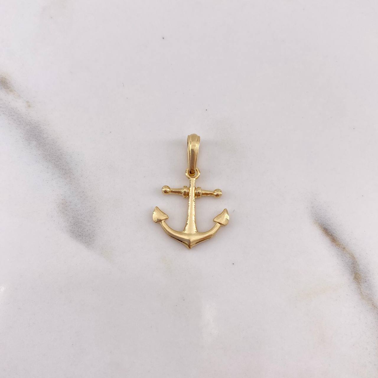 Dije Ancla 1gr / 2.2cm / Liso Oro Amarillo $