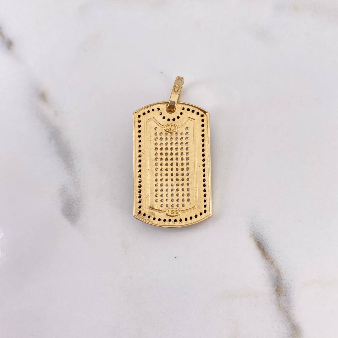 Dije Placa Calavera Espadas 7.1gr / 3.8cm / Circones Negros Blancos Oro Amarillo $