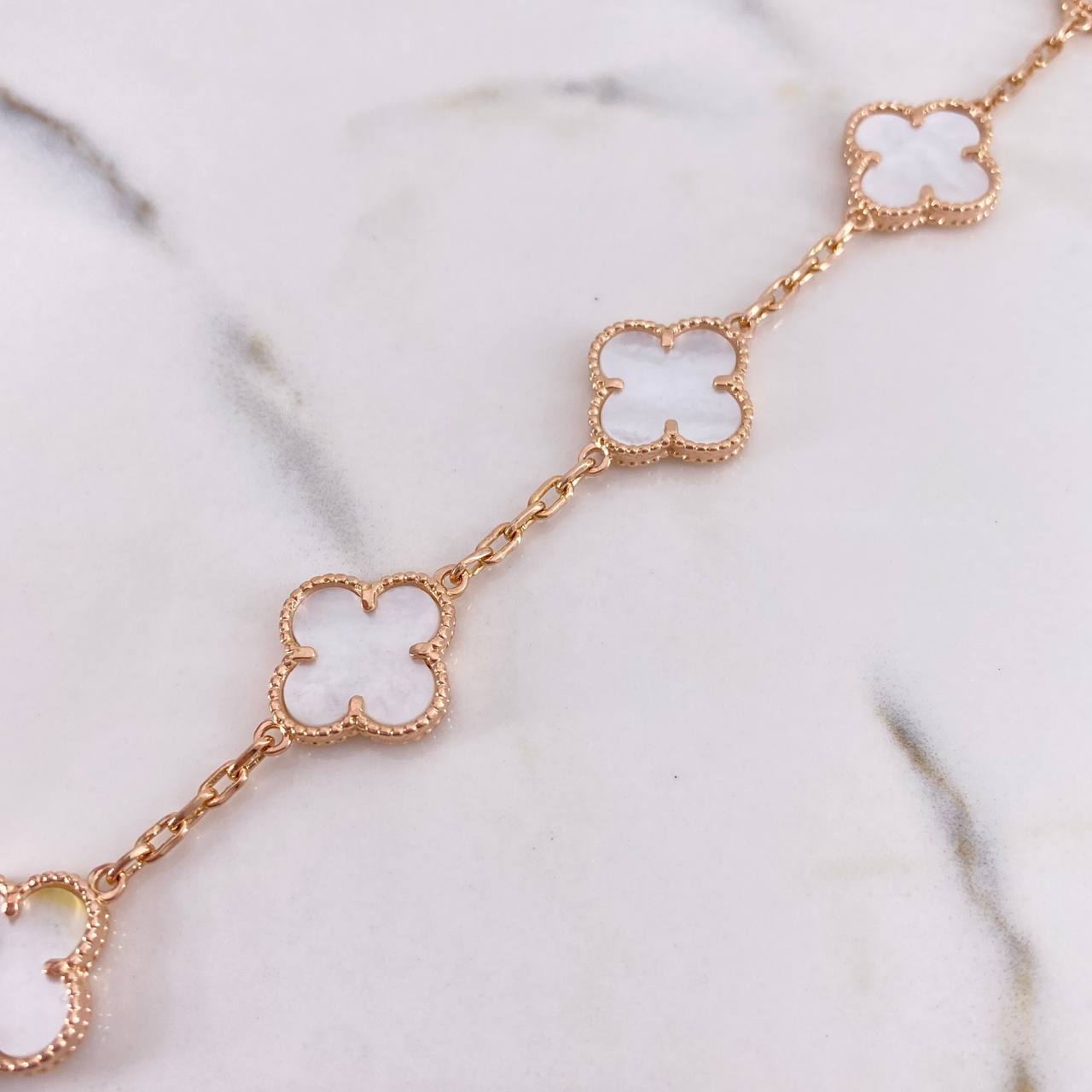 Pulso Aro Seguido Trebol 16.1gr / 20cm / 2.8mm Nacar Blanco Oro Rosa Nac.Esp. 18K $