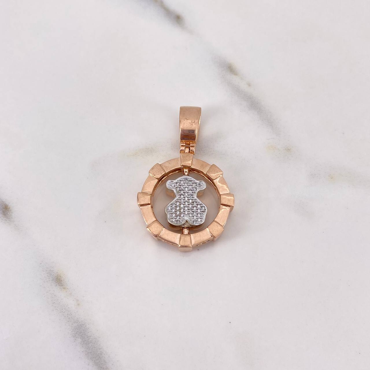 Dije Oso Ts 12.35gr / 3.6cm / Circones Colores Dos Oros Blanco Rosa 18K $